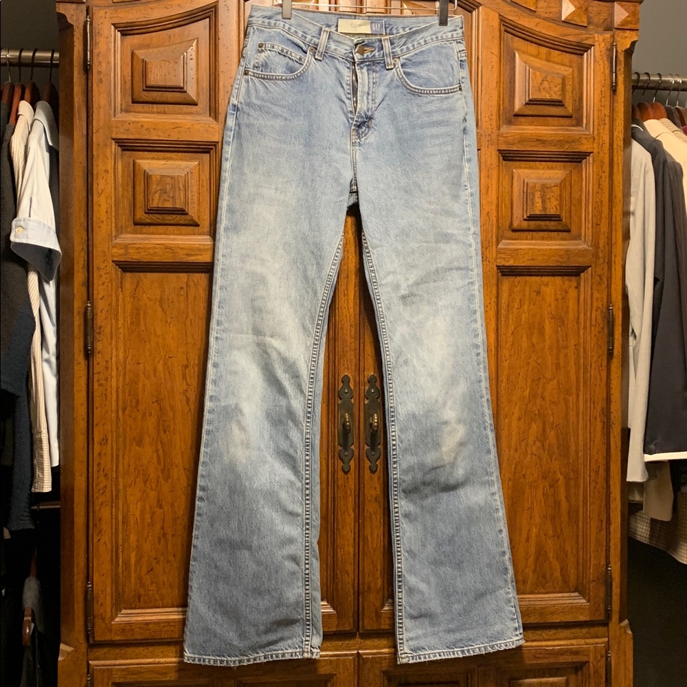 GAP Long and Lean Women's Flare Jeans 
Size 6 Long